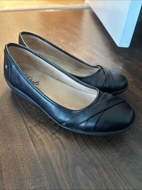 Life Stride Black Leather Women’s Slip-On Ballet Flats